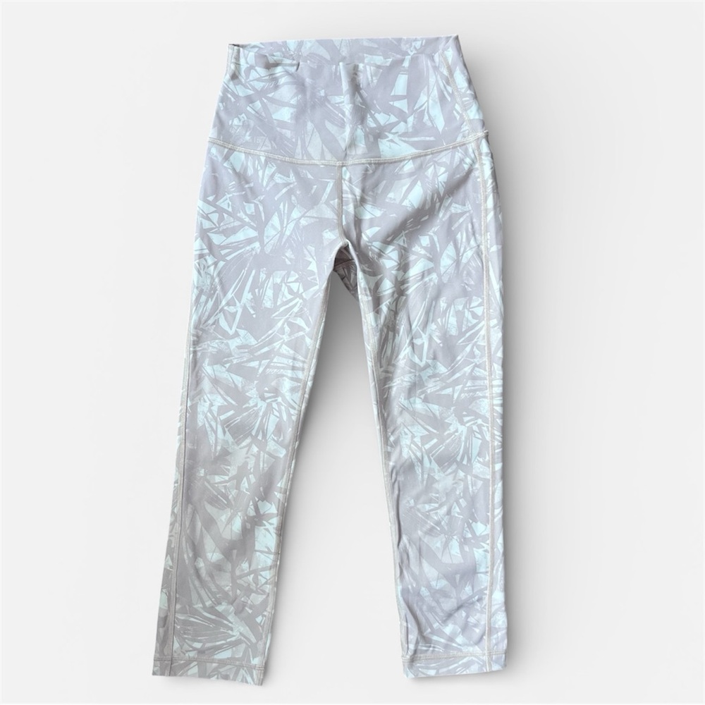 Lululemon Cropped Leggings Size 4 in Dusty Pink Palm  Print Vintage 2018 Style